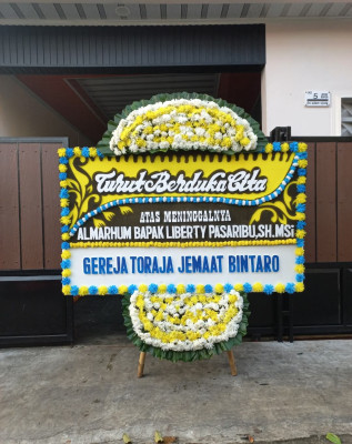 Papan Bunga Duka di Kupang Teba
